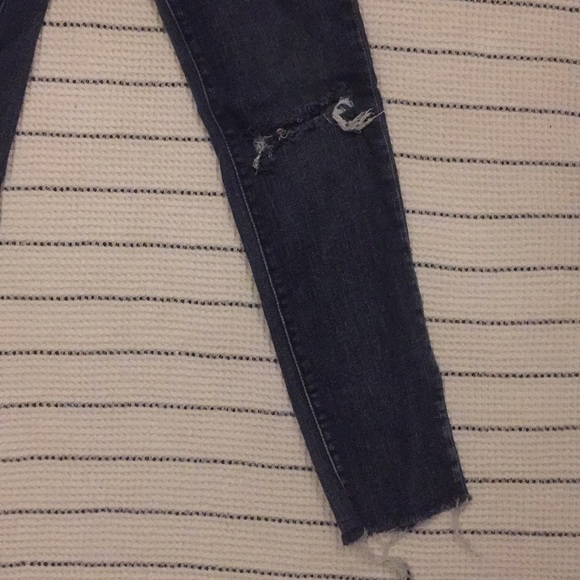 Levi’s woman’s 711 skinny jeans dark blue denim - Picture 6 of 6